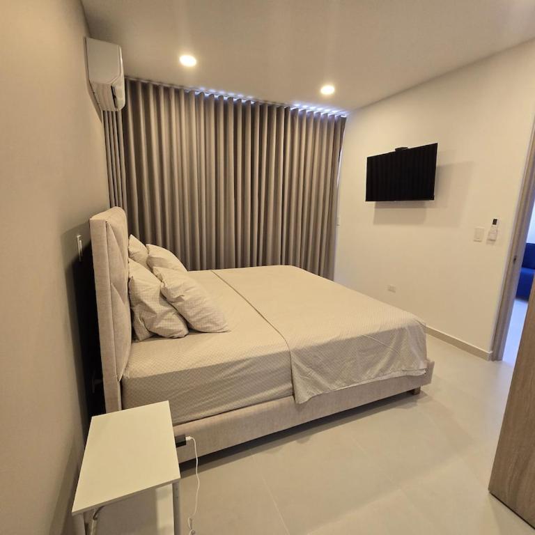 NEW!! Family-Friendly Modern 2BR/2BA • Steps to Beach - Two-Bedroom Apartment with Ocean View - 32