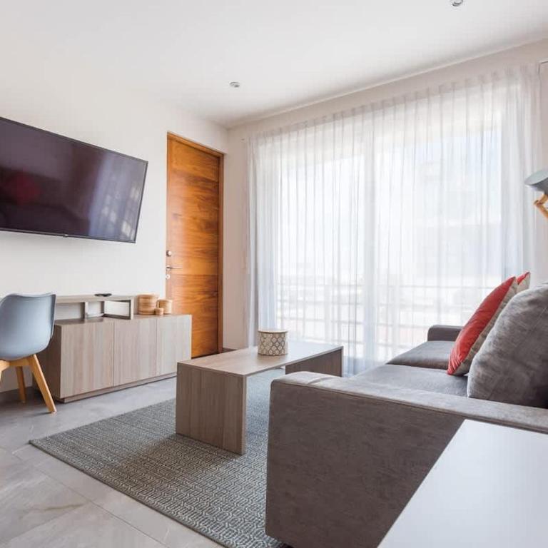 Central Beach Haven Sleeps 16 - Apartment - 3