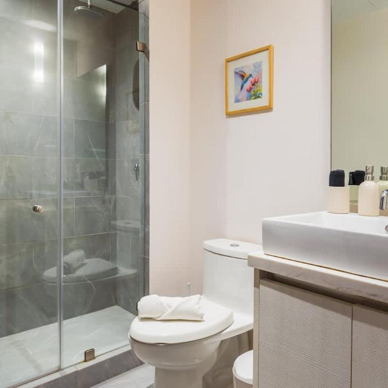 Central Beach Haven Sleeps 16 - Apartment - 18