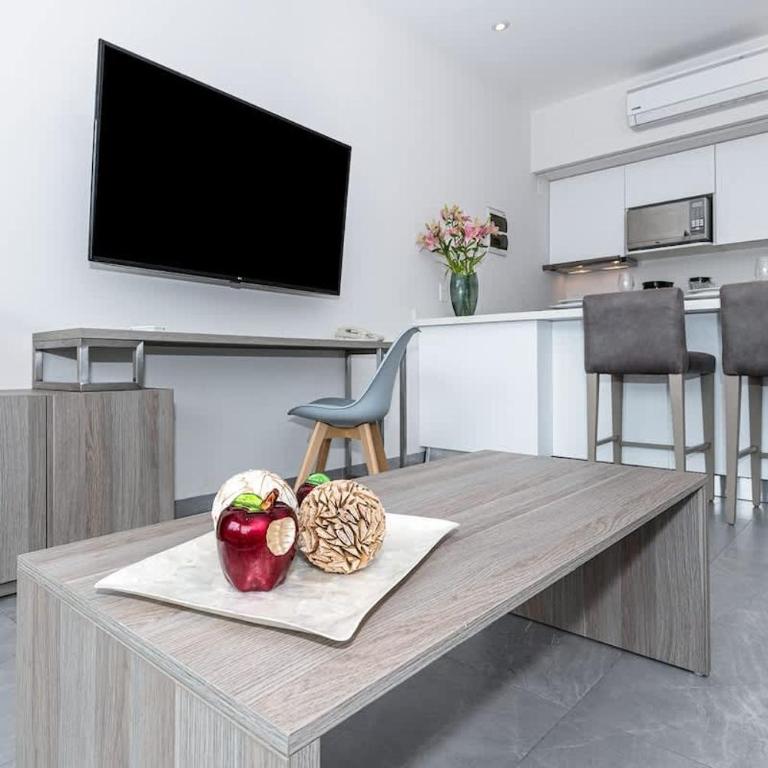 Central Beach Haven Sleeps 16 - Apartment - 24