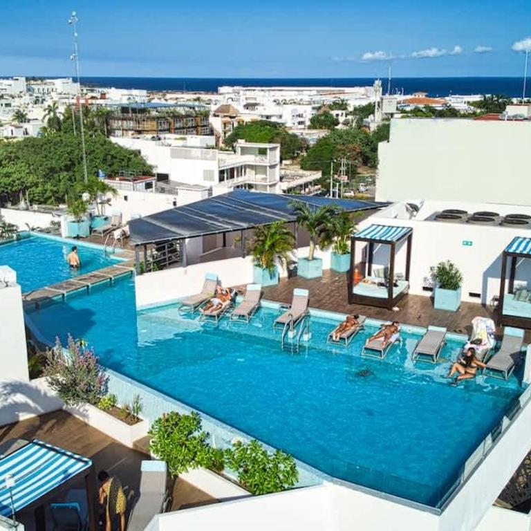Central Beach Haven Sleeps 16 - Apartment - 29