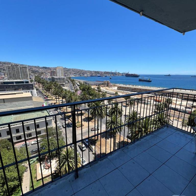Newly Renovated Valparaiso Plan Apartment - Two-Bedroom Apartment with Balcony and Sea View - 15