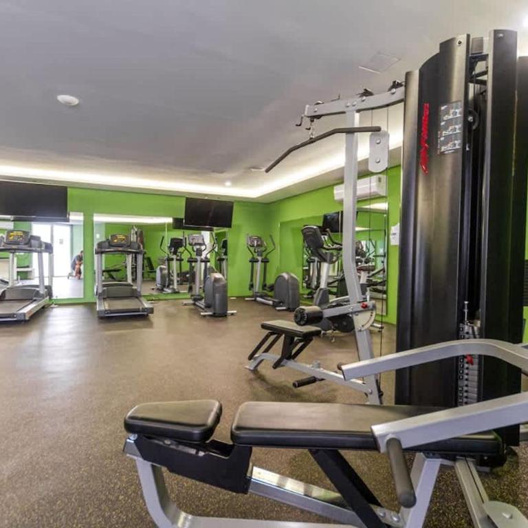 Luxury Condo, 1BR 1BA, 200MB, Gym Sauna Cinema - Apartment - 24