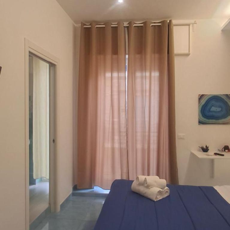due stanzulelle sul mare B&B - Camera Matrimoniale con Balcone e Vista Mare - 22