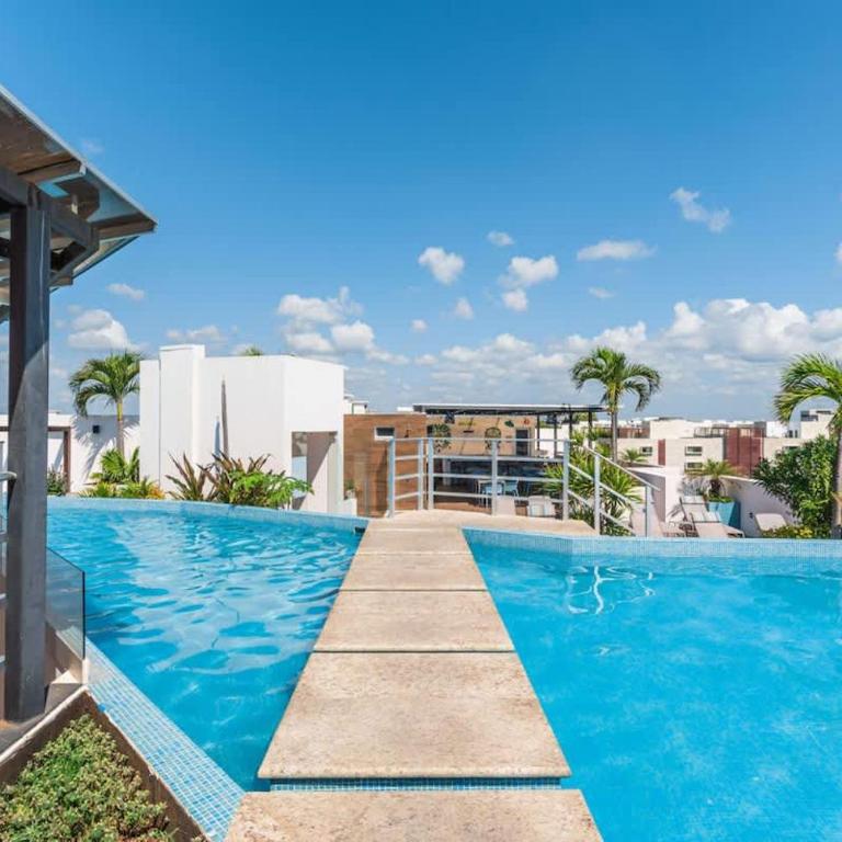 Luxury Condo 1BR Kitchen AC Gym Pool Cine 100MB - One-Bedroom Apartment - 16
