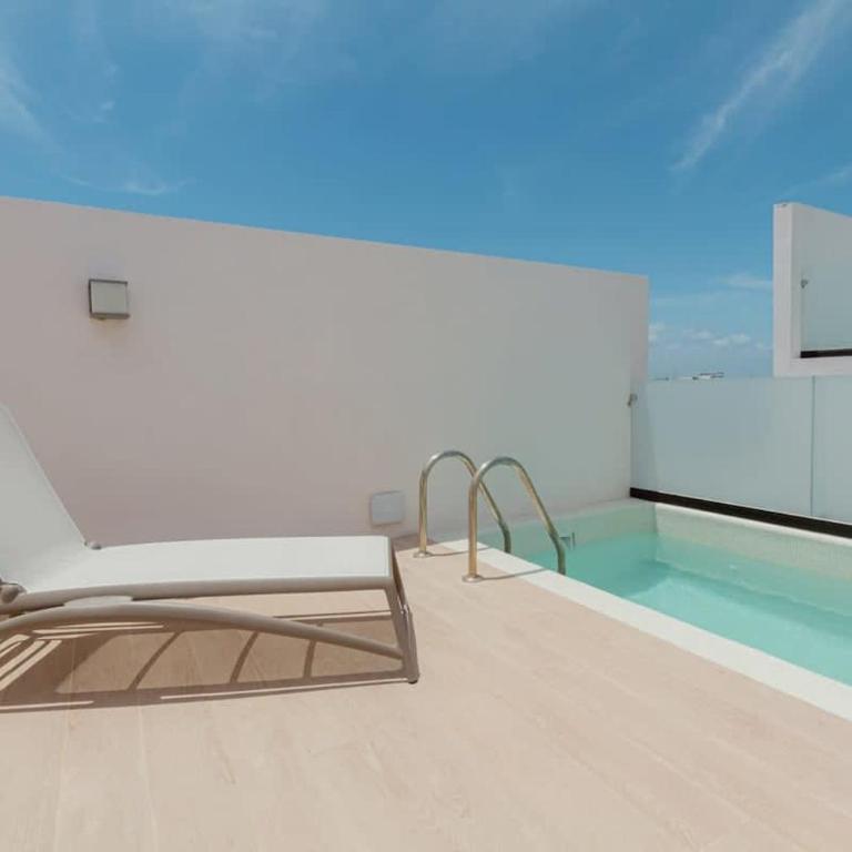 Amazing 2BR penthouse with private rooftop pool - Two-Bedroom Apartment - 6