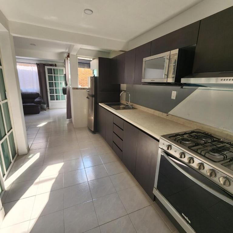 Suite 2 blocks from Estadio Banorte - Two-Bedroom Apartment - 5