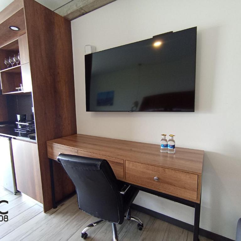 Epic Suite 508 Deluxe Airport - Deluxe One-Bedroom Apartment - 35