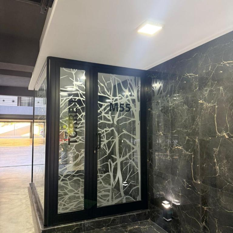 Monte Grande Family Stay - Balcón y parilla - Apartamento de 2 dormitorios con balcón - 3