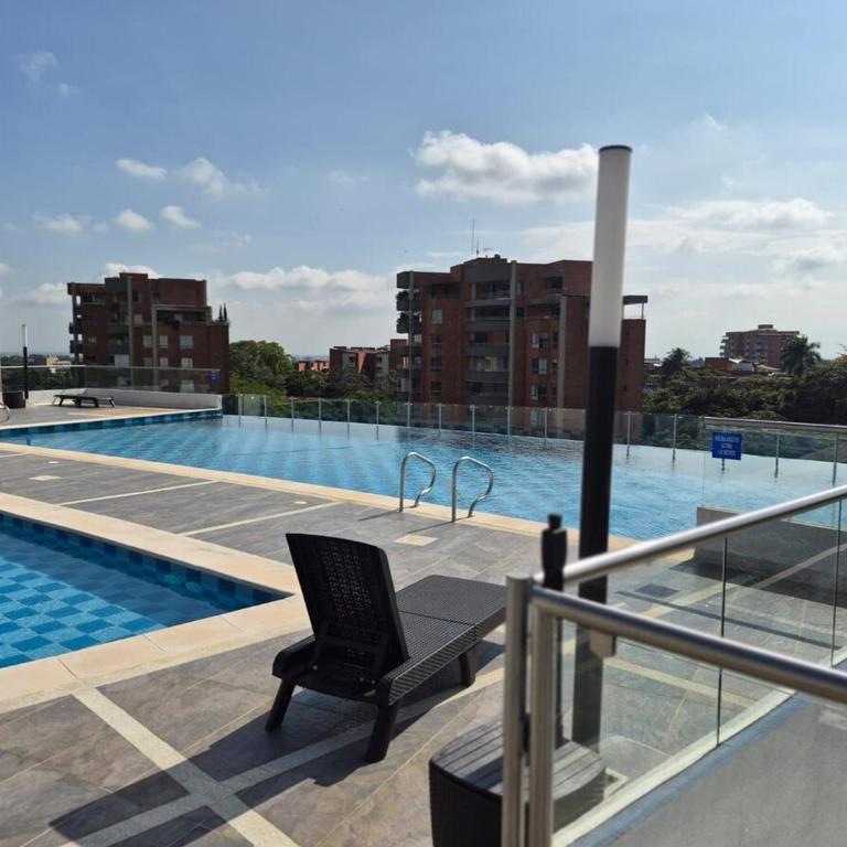 Exclusive 13th-Floor Luxury Apt in Garden City - Three-Bedroom Apartment - 10