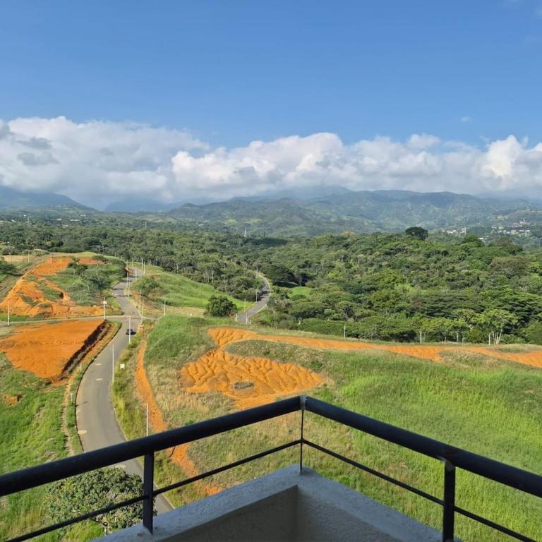 Exclusive 13th-Floor Luxury Apt in Garden City - Three-Bedroom Apartment - 24