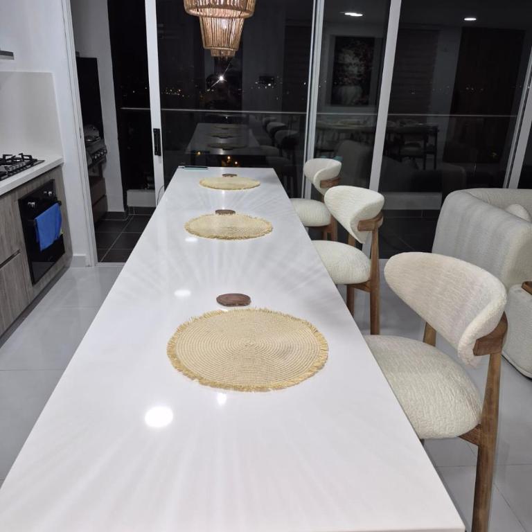 Exclusive 13th-Floor Luxury Apt in Garden City - Three-Bedroom Apartment - 27