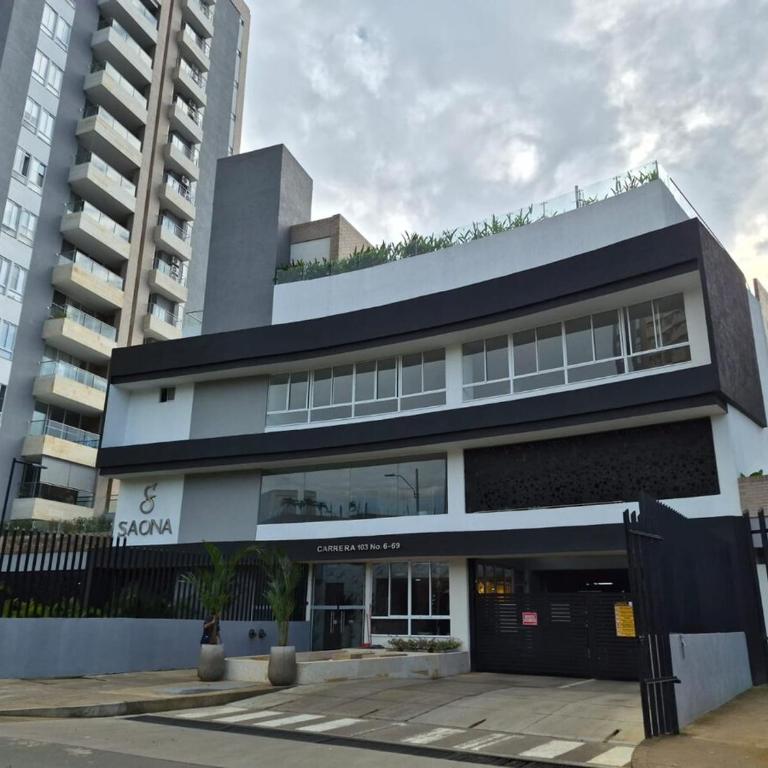 Exclusive 13th-Floor Luxury Apt in Garden City - Three-Bedroom Apartment - 28