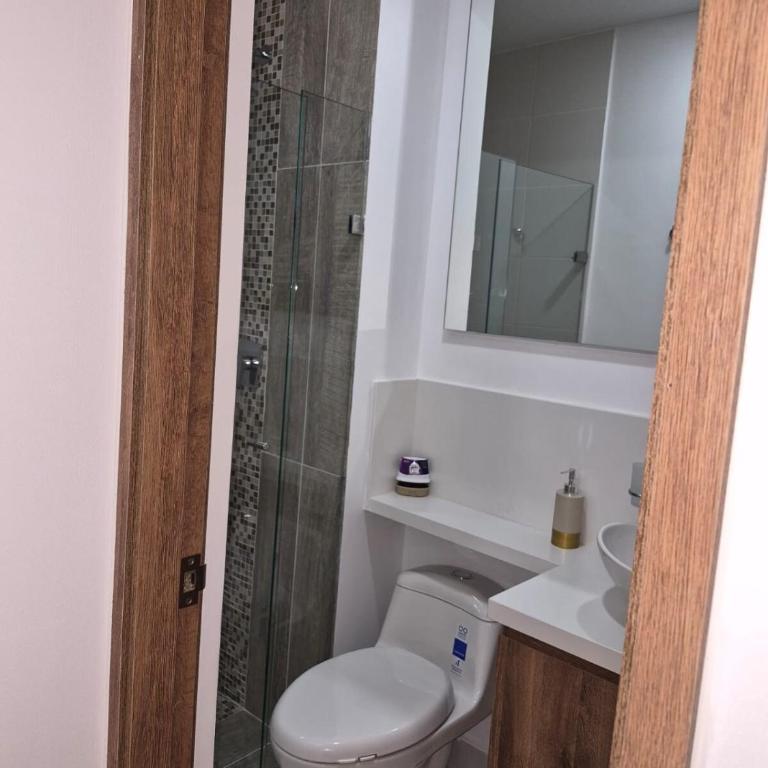 Exclusive 13th-Floor Luxury Apt in Garden City - Three-Bedroom Apartment - 30