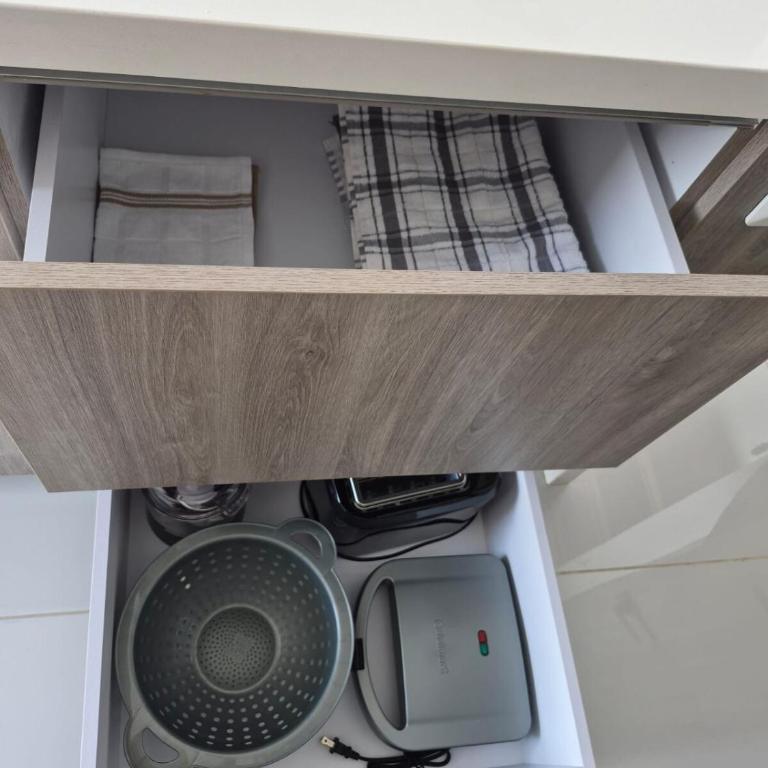 Exclusive 13th-Floor Luxury Apt in Garden City - Three-Bedroom Apartment - 36