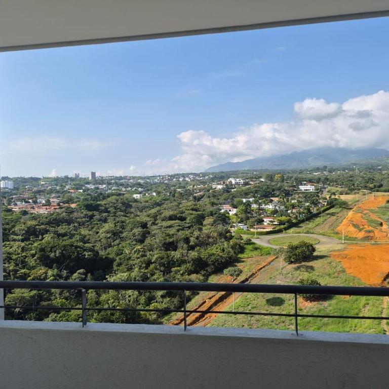 Exclusive 13th-Floor Luxury Apt in Garden City - Three-Bedroom Apartment - 45