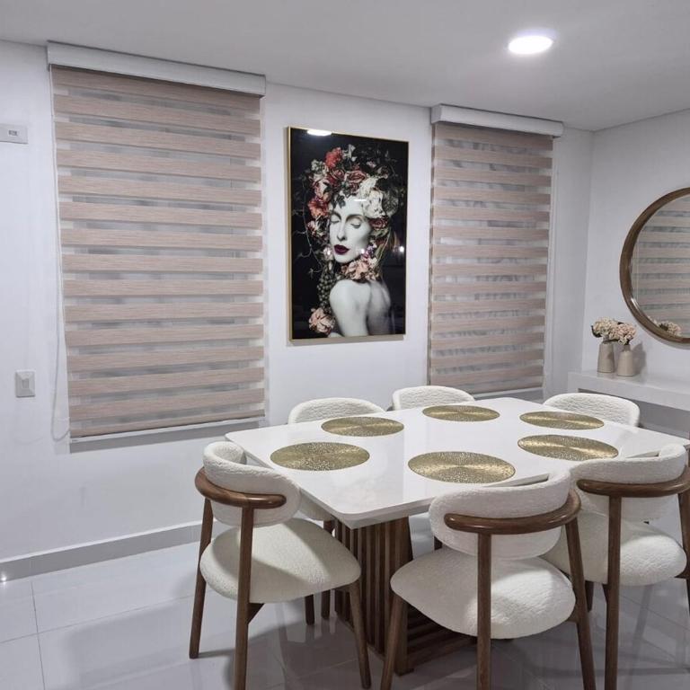 Exclusive 13th-Floor Luxury Apt in Garden City - Three-Bedroom Apartment - 51