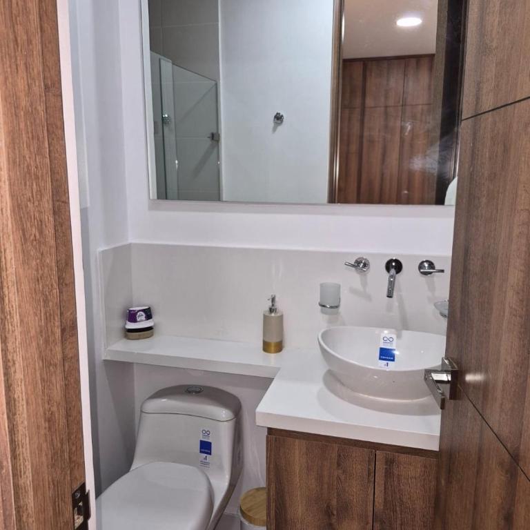Exclusive 13th-Floor Luxury Apt in Garden City - Three-Bedroom Apartment - 52