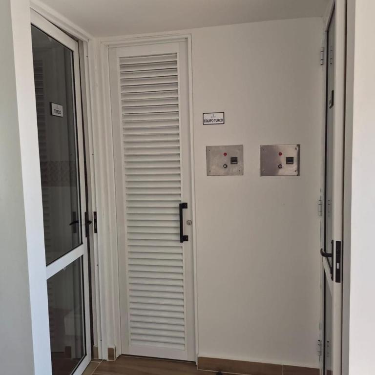 Exclusive 13th-Floor Luxury Apt in Garden City - Three-Bedroom Apartment - 54