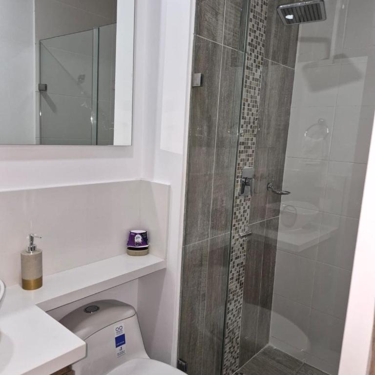 Exclusive 13th-Floor Luxury Apt in Garden City - Three-Bedroom Apartment - 56