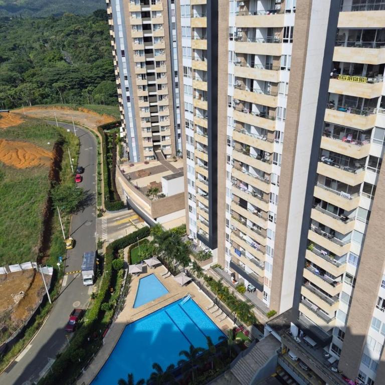 Exclusive 13th-Floor Luxury Apt in Garden City - Three-Bedroom Apartment - 62