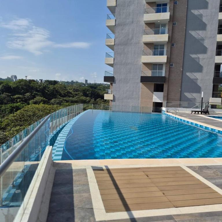 Exclusive 13th-Floor Luxury Apt in Garden City - Three-Bedroom Apartment - 66