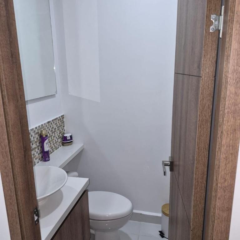 Exclusive 13th-Floor Luxury Apt in Garden City - Three-Bedroom Apartment - 69