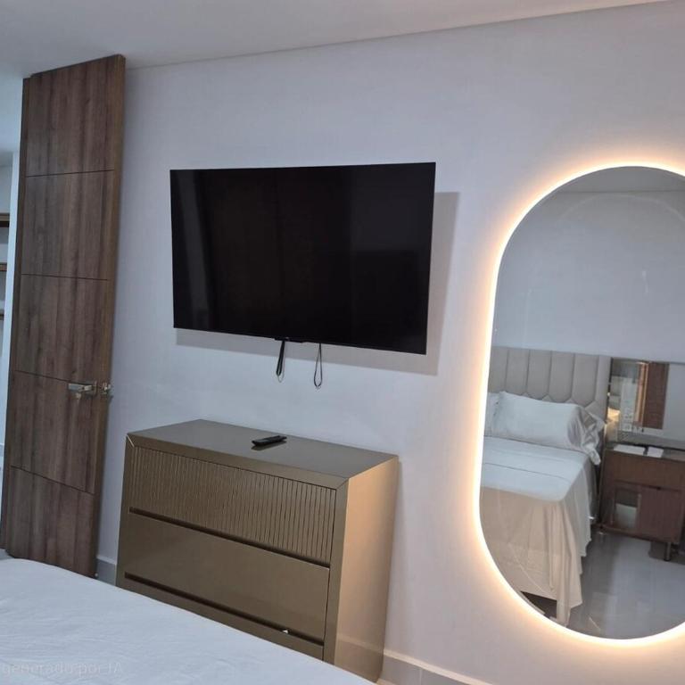Exclusive 13th-Floor Luxury Apt in Garden City - Three-Bedroom Apartment - 71