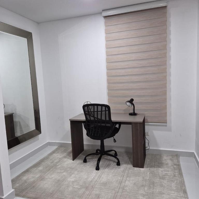 Exclusive 13th-Floor Luxury Apt in Garden City - Three-Bedroom Apartment - 81
