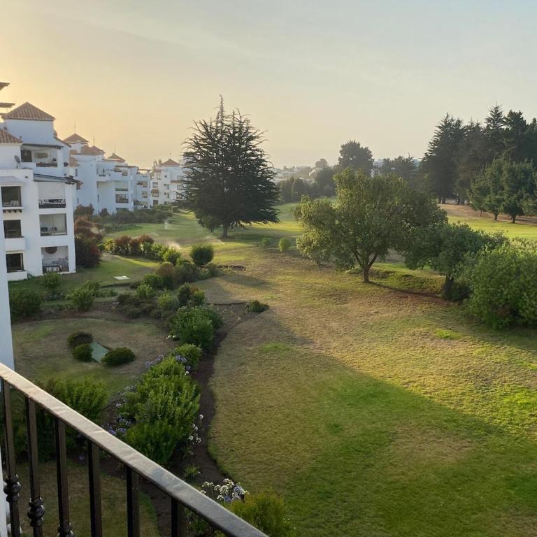 Flores de marbella - Three-Bedroom Apartment - 7