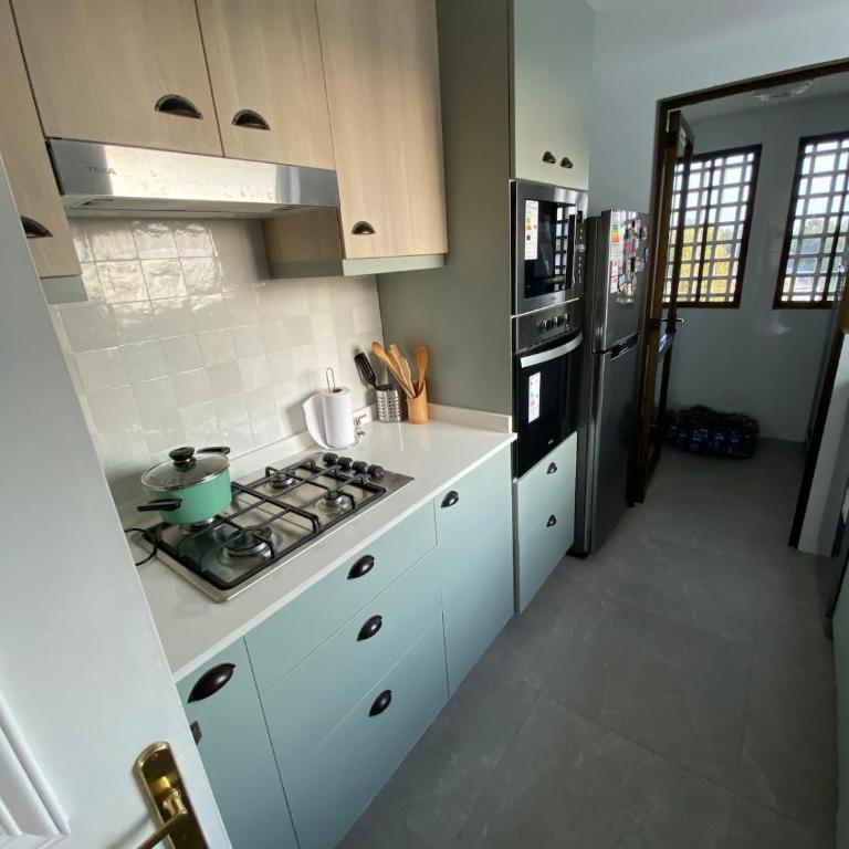 Flores de marbella - Three-Bedroom Apartment - 8