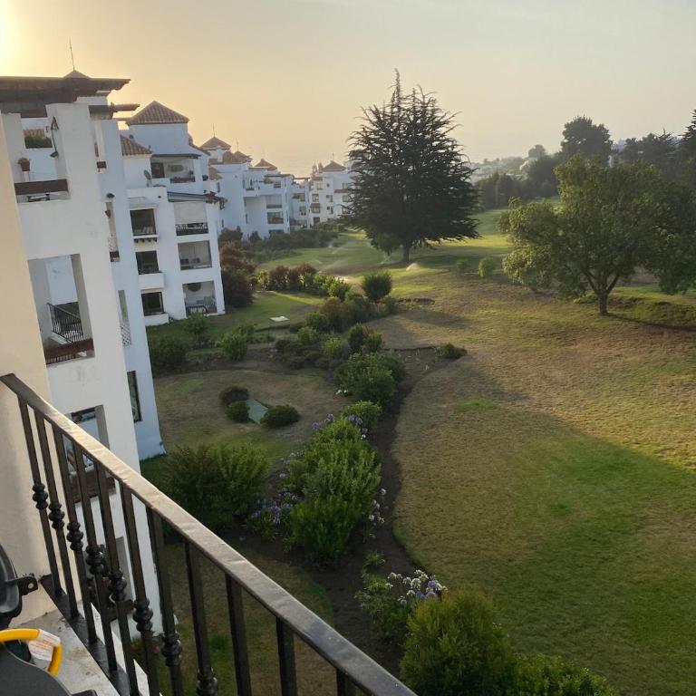 Flores de marbella - Three-Bedroom Apartment - 13