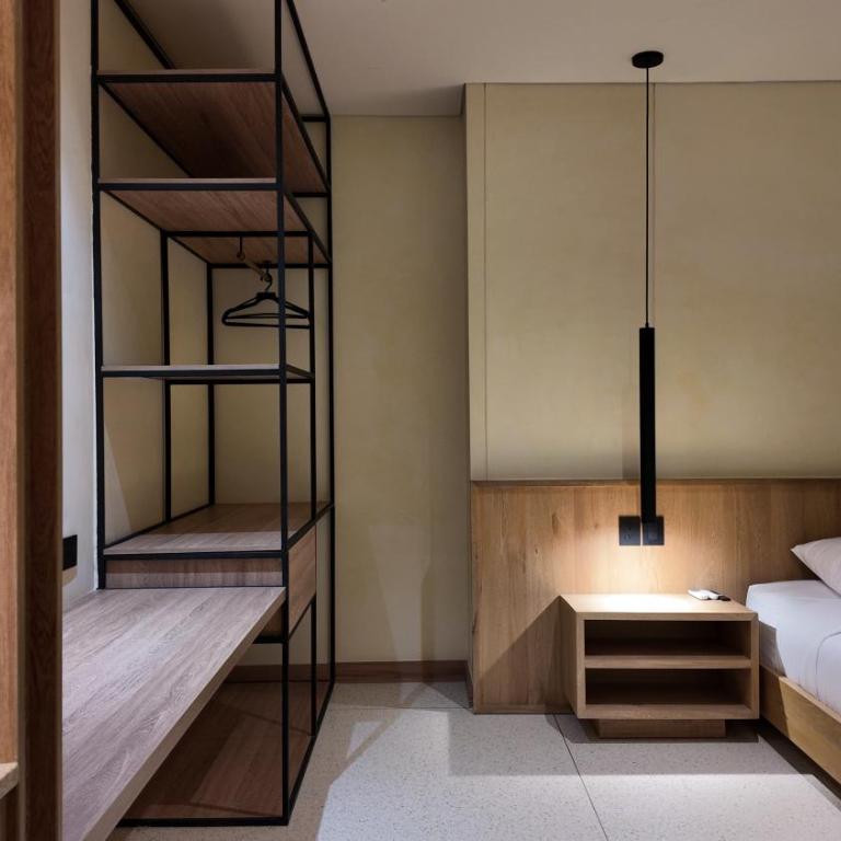 Iconik Hotel - Deluxe Room - 8