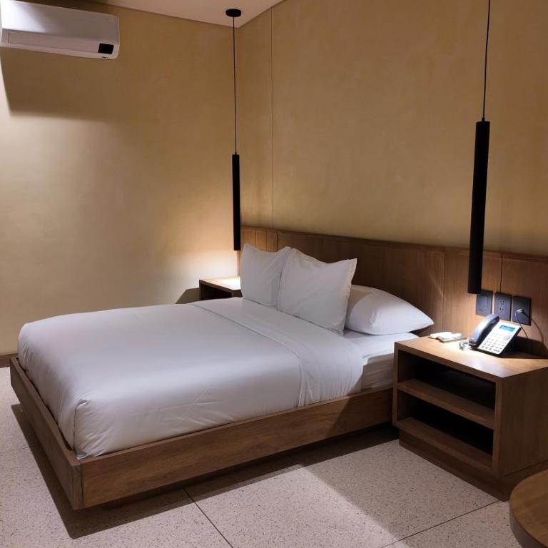 Iconik Hotel - Deluxe Double Room with Bath - 7