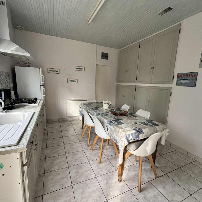 Maison de vacances pour 9 sous les pins à La Grière, La Tranche-sur-Mer, à 450m de la plage - FR-1-194-398 - Casa (9 adultos) - 4