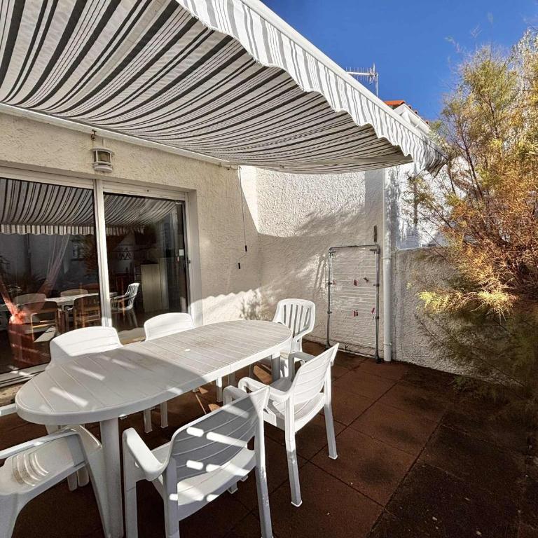 Pavillon pour 4 à 150m de la plage et 500m du centre de La Tranche-sur-Mer, avec terrasse et garage - FR-1-194-375 - Appartement (4 Adultes) - 4