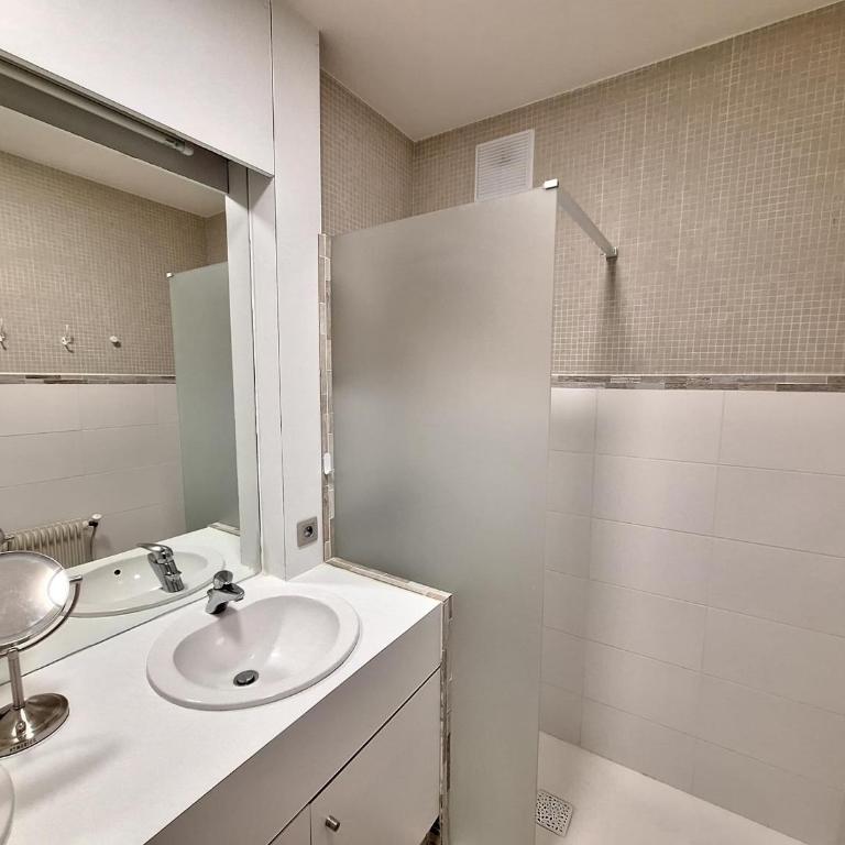 Appartement T3 lumineux, balcon sud, parking, proche plage et commerces - FR-1-92-688 - Appartement (6 Adultes) - 11