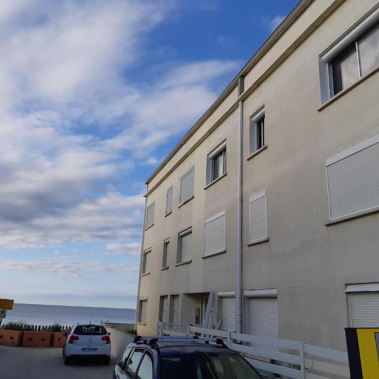 Palavas: Appart rénové F3 climatisé avec parking, 1ère ligne, accès plage, idéal pour 4 pers. - Appartement 2 Chambres - 6