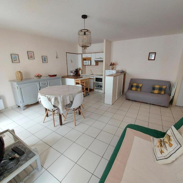 Appartement Cozy, 4 Pers, Centre-Ville, Proche Plage et Commerces - FR-1-92-877 - Appartement (4 Adultes) - 8