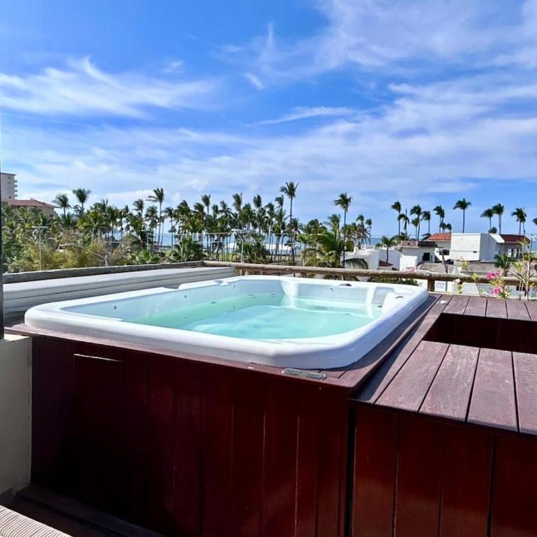 Apartment in Oceanna Condos del Mar Cerritos - Two-Bedroom Apartment with Balcony and Terrace - 12