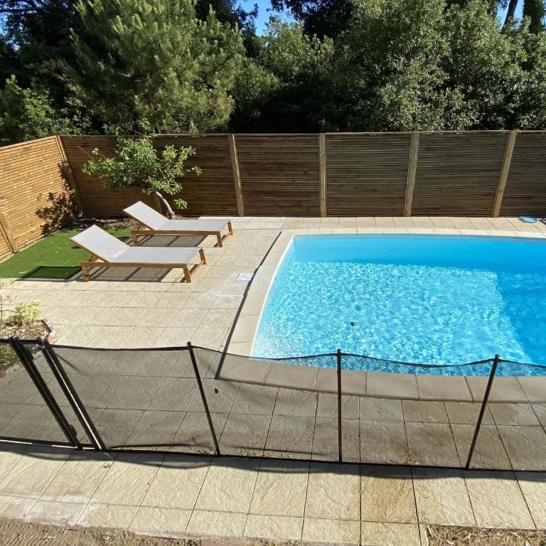 Villa avec piscine chauffée proche plage, WiFi, billard et garage à La Tranche-sur-Mer - FR-1-22-333 - Maison de Vacances - 15