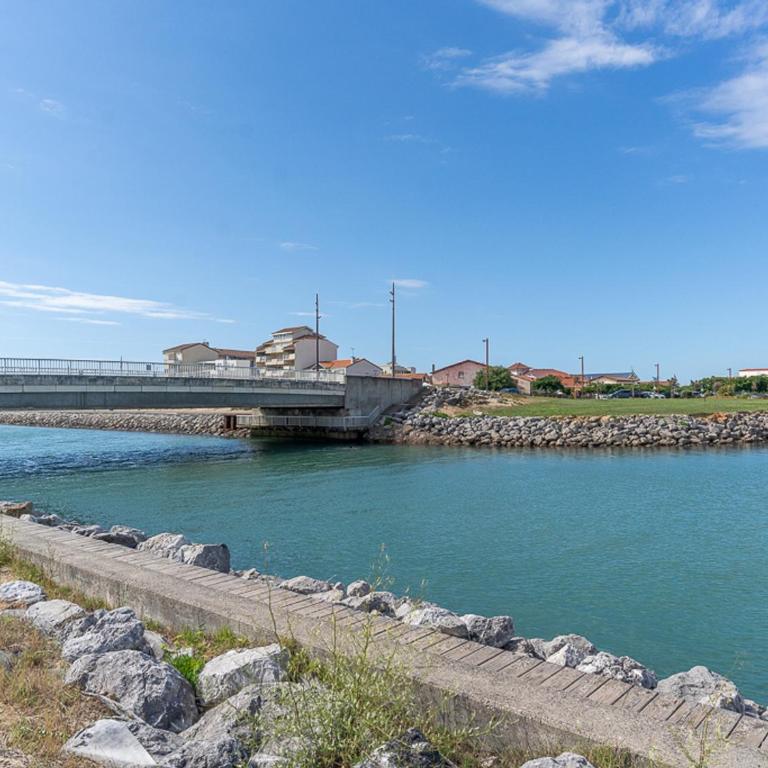 Superbe T3 rénové à 200m de l'océan avec terrasse et parking privatif - FR-1-50-74 - Appartement - 15