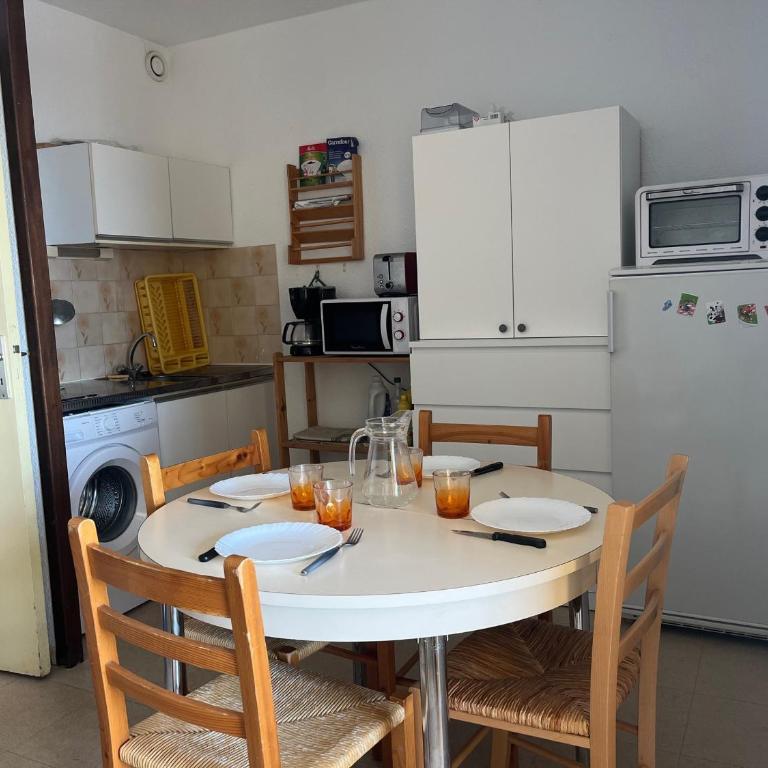 Gruissan: T2 Cabine, Piscine, Parking, Centre, 4/5 pers, Petit Budget - FR-1-796-3 - Appartamento - 11