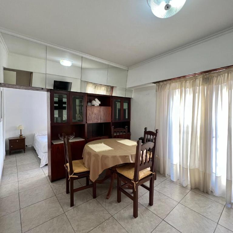 Departamento en Mar Del Plata a una cuadra de la peatonal y 3 del mar - One-Bedroom Apartment - 1