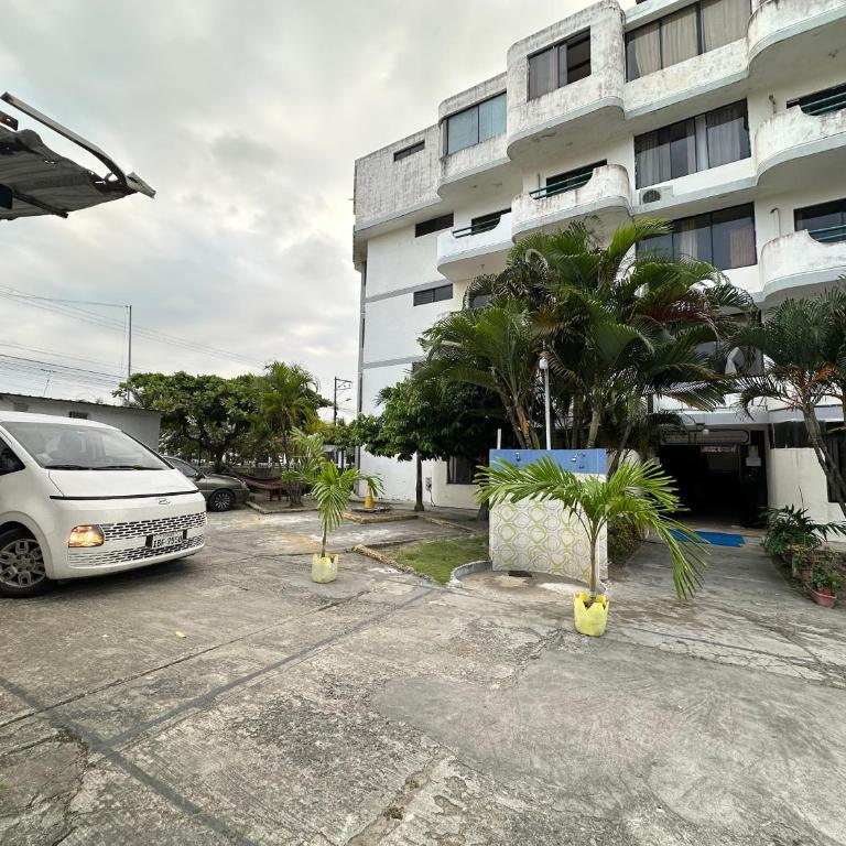 Carlos - One-Bedroom Apartment - 7