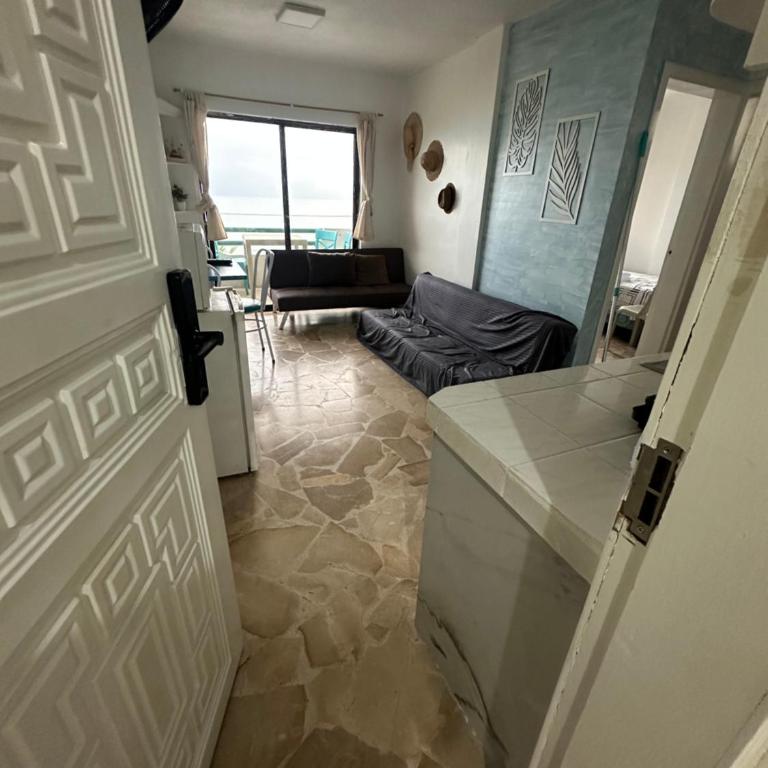 Carlos - One-Bedroom Apartment - 9
