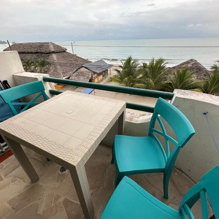 Carlos - One-Bedroom Apartment - 11
