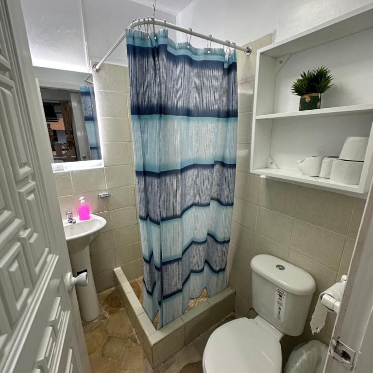 Carlos - One-Bedroom Apartment - 15