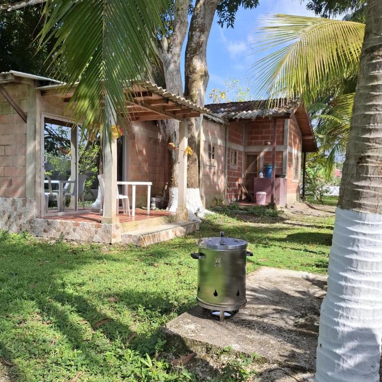 Cabaña en Necoclí BBQ Jardín Playa 5 min con AC 560 m2 - Casa Unifamiliar de 2 dormitorios - 11