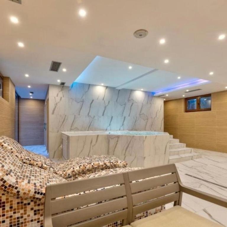 Stay and Spa - Room #1582861001 - 9
